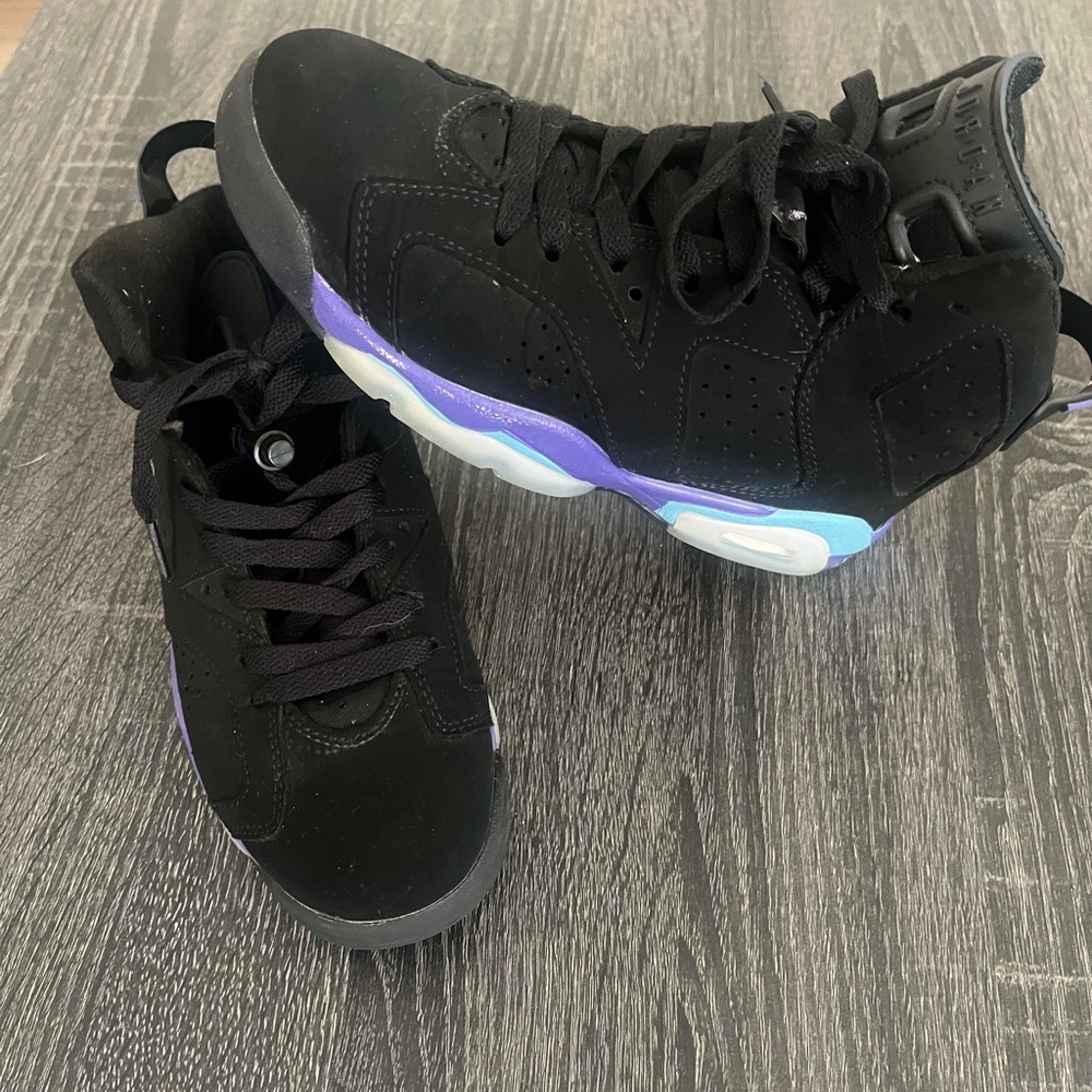 Jordan Retro 6 “Aqua” GS 6.5 Black and Purple Sneakers